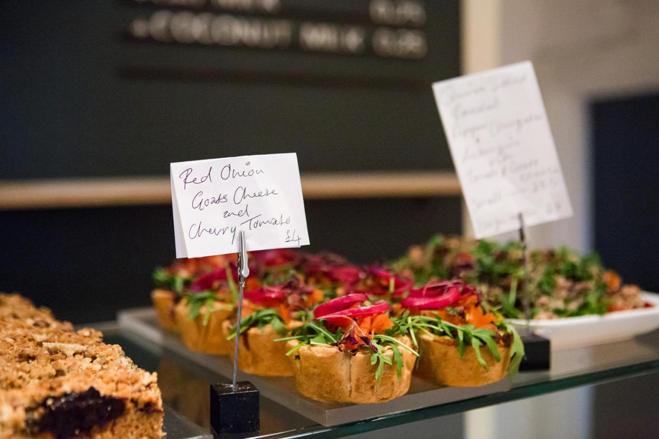 Whitehouse Rye Bed & Breakfast エクステリア 写真 A selection of food at the café