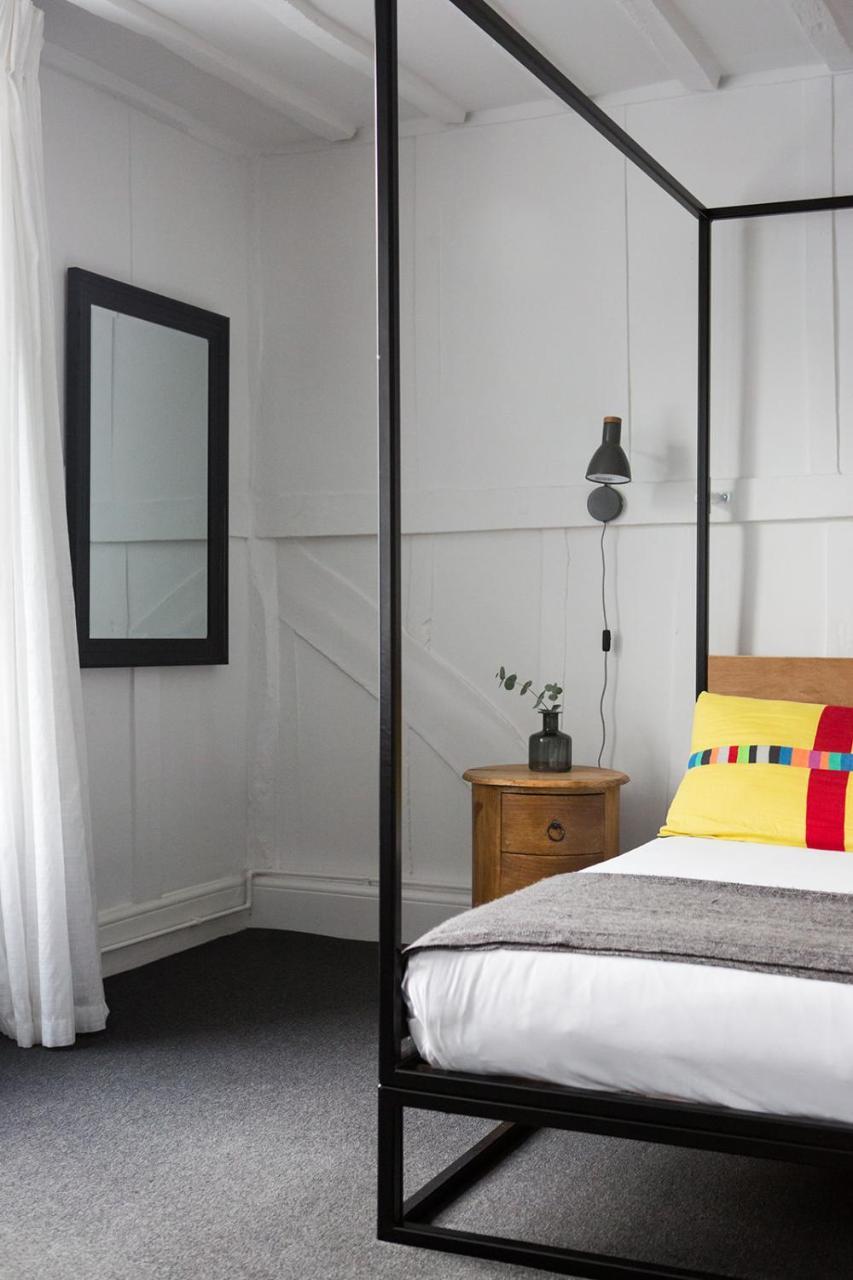 Whitehouse Rye Bed & Breakfast エクステリア 写真 A wall light